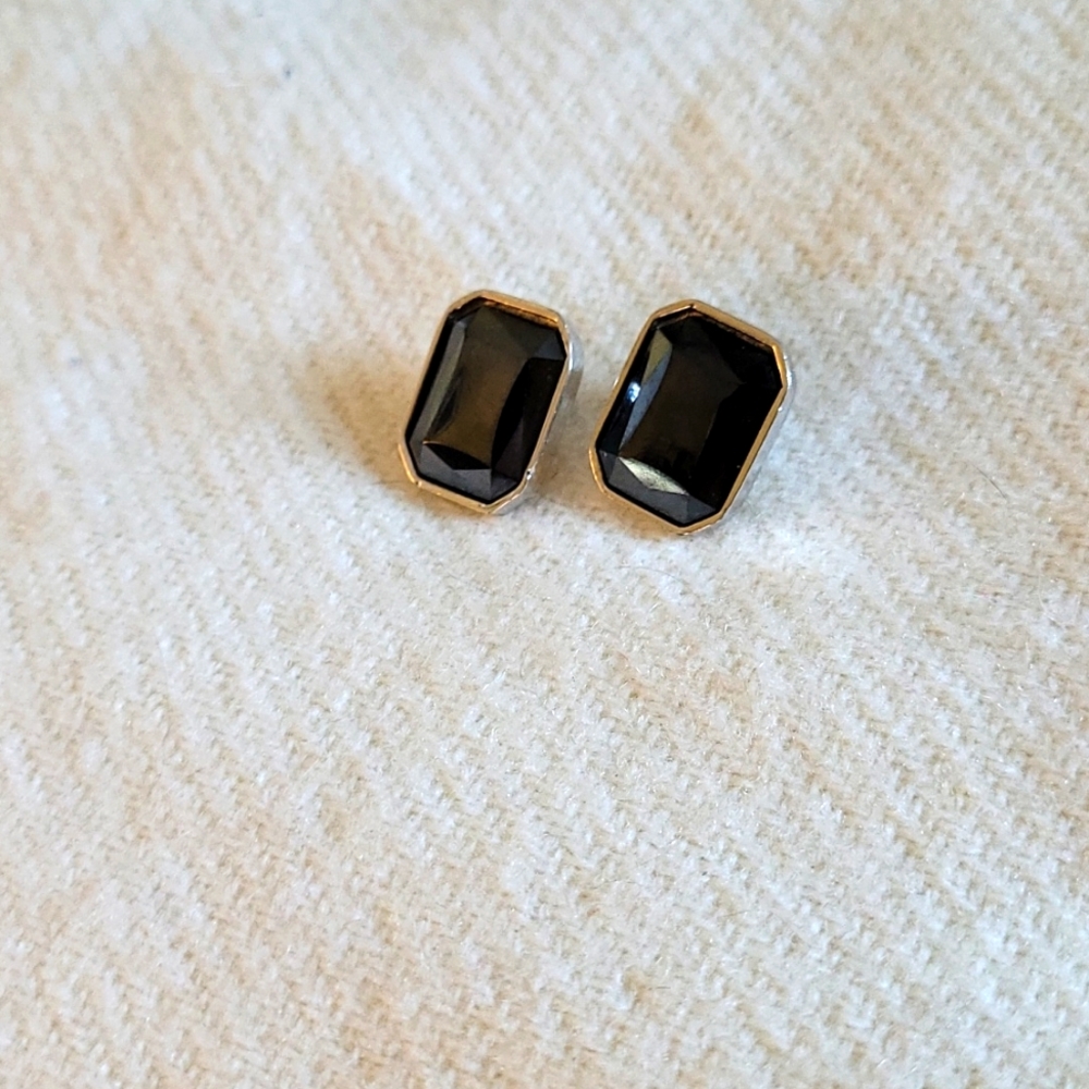 Costume earrings, black rectangle gems